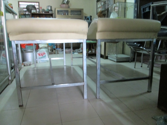 เตียงนวด  แข็งแรงสภาพสวยมาก   2 ตัว ใช้งานไดเลยครับ  หนังอย่างดี