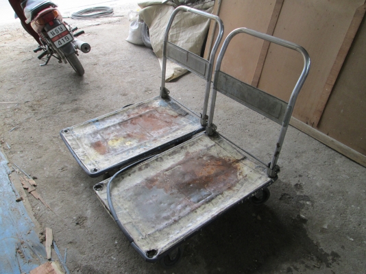 รถเข็น  งานหนักสบายมาก  ล้อแข็งแรง  มี 2 คัน ไปขันน้อตเอาครับ