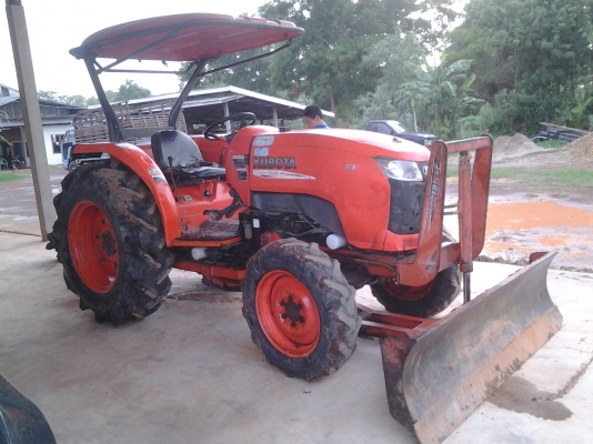 KUBOTA L4708 หาง4 ตราช้าง ใบดัน 1700ชั่วโมง  รถได้เดิมบางนางบวช มาวันนี้ 358000ครับ
