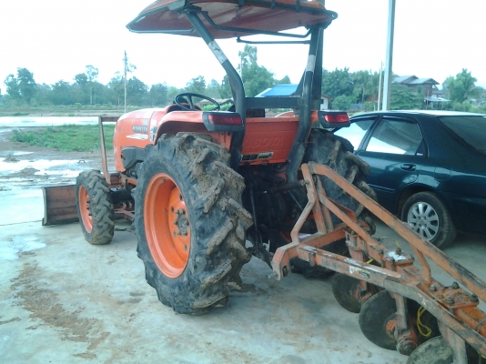 KUBOTA L4708 หาง4 ตราช้าง ใบดัน 1700ชั่วโมง  รถได้เดิมบางนางบวช มาวันนี้ 358000ครับ