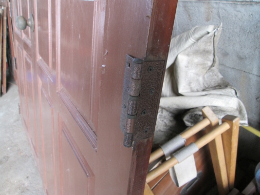 ประตูหน้าบ้าน  บานคู่ 2 บาน ลูกฟัก  หนาหนัก  สภาพสวยมากๆ