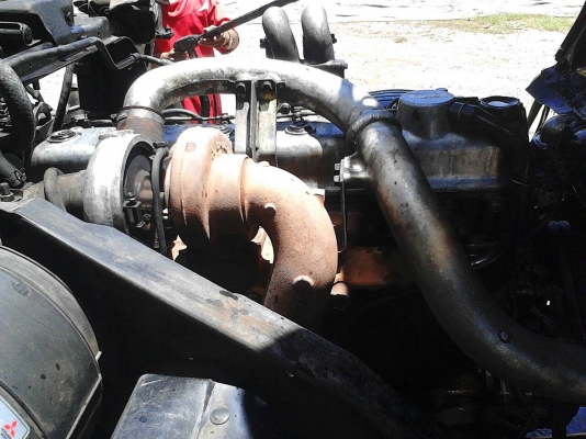 ขายรถหลงM5เครือง225แรงรถน้ำมัน16000ลิครโหลงล่างเพลาเดียว