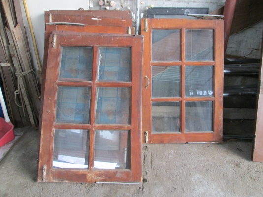 หน้าต่าง 8 บาน สภาพดีครับ เหมาๆไปครับ ราคาถูกๆครับ หน้าต่าง 8 บาน สภาพดีครับ เหมาๆไปครับ ราคาถูกๆครับ