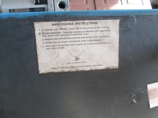 ถังคอมเพรสเชอร์ ดักน้ำ ดักไชมัน ดักน้ำมัน ก่อนลมถึงเครื่องจักร ถังคอมเพรสเชอร์ ดักน้ำ ดักไชมัน ดักน้ำมัน ก่อนลมถึงเครื่องจักร