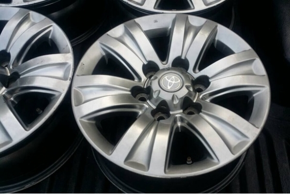 ล้อแท้ Toyota Land Cruiser ขอบ16 สภาพดี