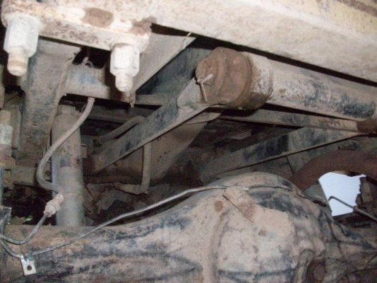 ขายดั้ม  โฟวิน 2เพลา  ดั้ม 2 ตันครับ มาก่อนใด้ก่อน ไช้แทนอีแต็น ยีห้อเกียร์ครับ