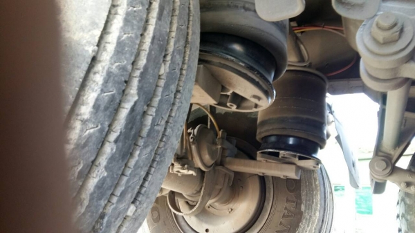 ขายกล้วยหอม 3 เพลา ต่อ อู่.ชาณคร ปี.51 ยาว.7.30 ถึง.8 เมตร 32 คิว ได้.49 ตัน 3 เพลายกล้อ คู่หน้า ราคาย้อมๆ.600000 ต่อรองครับ