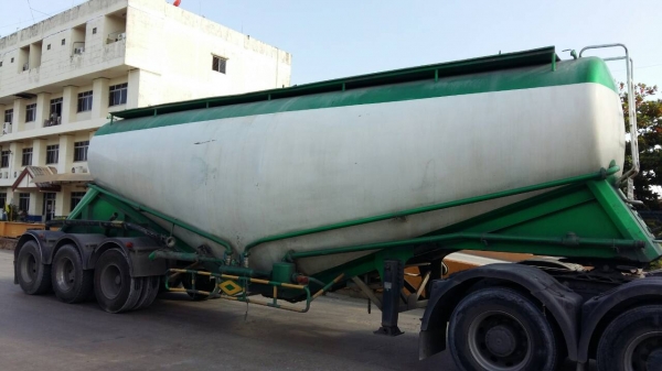 ขายกล้วยหอม 3 เพลา ต่อ อู่.ชาณคร ปี.51 ยาว.7.30 ถึง.8 เมตร 32 คิว ได้.49 ตัน 3 เพลายกล้อ คู่หน้า ราคาย้อมๆ.600000 ต่อรองครับ