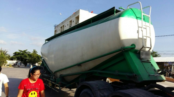 ขายกล้วยหอม 3 เพลา ต่อ อู่.ชาณคร ปี.51 ยาว.7.30 ถึง.8 เมตร 32 คิว ได้.49 ตัน 3 เพลายกล้อ คู่หน้า ราคาย้อมๆ.600000 ต่อรองครับ