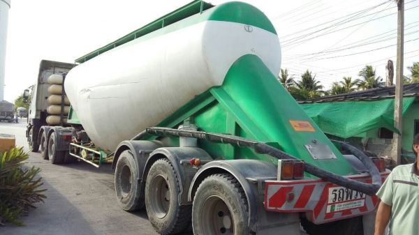 ขายกล้วยหอม 3 เพลา ต่อ อู่.ชาณคร ปี.51 ยาว.7.30 ถึง.8 เมตร 32 คิว ได้.49 ตัน 3 เพลายกล้อ คู่หน้า ราคาย้อมๆ.600000 ต่อรองครับ