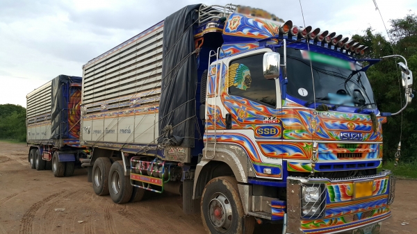 ขายดาวน์หรือตัดสดรถพ่วง 22 ล้อ แม่-ลูก กระบะเนียมคอกเกษตรดั้ม ISUZU 360 ปี.25.ก.ค.57 วิ้ง.130000 กว่ากิโล  สนใจรีบจองด่วน