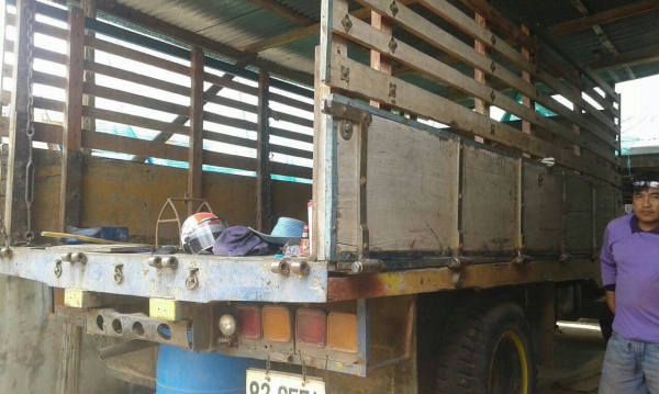 ขาย 6 ล้อหัวยาว ไม่มีเล่มทะเบียน สภาพสวยคอกสวยพร้อมบรรทุก เครื่อง 6BB1 145 แรงม้า คัสซีสวยตลอดเส้น ราคาต่อรองได้