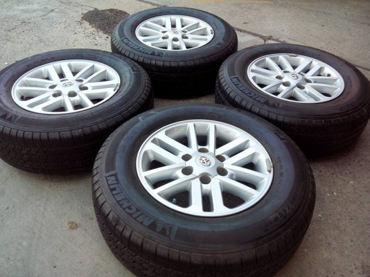 ล้อเดิมทนจัง  ขาย ล้อเดิม ขอบ17วีโก้แชม ดอกสดๆ ลึกๆ 265-65-17 ปลายปี12 สวยๆ ใช้กันยาวๆ ‪#&lrm;จัดไป‬ 12900$  ‪#&lrm;อยู่ปทุม‬ คลองหลวง 0898128457....... ดูเพิ่มเติม  &mdash; กับ นุ่นเอง ทำเป็นลืมได้งัย ที่ คลองหลวงคลองสองซอยบงกช11