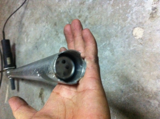 เครื่องดูดของเหลวจากถัง RUPES  ของอิตาลี่ มีขณะเป็นก้านท่อสแตนเลสยาวเป็นทางดูดของเหลว