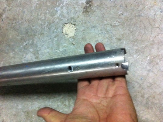 เครื่องดูดของเหลวจากถัง RUPES  ของอิตาลี่ มีขณะเป็นก้านท่อสแตนเลสยาวเป็นทางดูดของเหลว