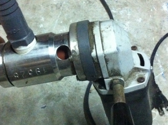 เครื่องดูดของเหลวจากถัง RUPES  ของอิตาลี่ มีขณะเป็นก้านท่อสแตนเลสยาวเป็นทางดูดของเหลว