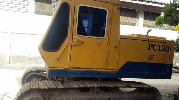 ขายรถแมคโครkomatsu pc120-1 รถสวยสภาพดี พร้อมใช้งาน