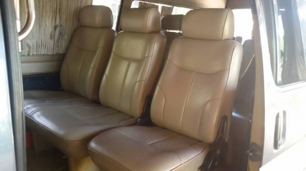 ขายรถตู้โตโยต้าหลังคาสูง ปี40 แต่งVIPแล้ว เครื่องดี แอร์เย็น สภาพสวยพร้อมใช้งาน เอกสารพร้อมโอน สนใจโทร 090-8588220คุณนะ 093-3258446คุณบิว ID:narong498 หรือเข้าดูสินค้าอื่นๆได้ที่ www.truck.in.th/498 หรือเพจFacebook ณรงค์ ซื้อขายรถมือสอง (เว็บไซต์ส่วนตัว)