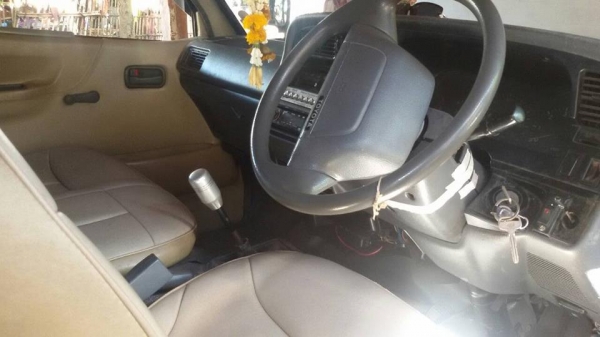 ขายรถตู้โตโยต้าหลังคาสูง ปี40 แต่งVIPแล้ว เครื่องดี แอร์เย็น สภาพสวยพร้อมใช้งาน เอกสารพร้อมโอน สนใจโทร 090-8588220คุณนะ 093-3258446คุณบิว ID:narong498 หรือเข้าดูสินค้าอื่นๆได้ที่ www.truck.in.th/498 หรือเพจFacebook ณรงค์ ซื้อขายรถมือสอง (เว็บไซต์ส่วนตัว)