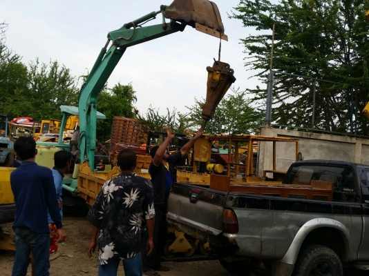 ลูกค้ามุงดู หัวเจาะ หัวกระแทก เบรกเกอร์ ขึ้นรถพร้อมจัดส่งครับ ขอบคุณครับ ลูกค้ามุงดู หัวเจาะ หัวกระแทก เบรกเกอร์ ขึ้นรถพร้อมจัดส่งครับ ขอบคุณครับ