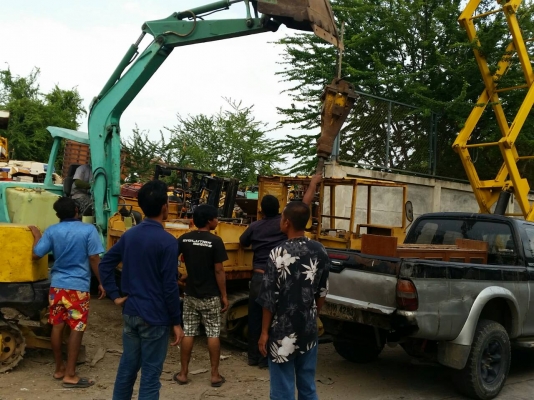 ลูกค้ามุงดู หัวเจาะ หัวกระแทก เบรกเกอร์ ขึ้นรถพร้อมจัดส่งครับ ขอบคุณครับ ลูกค้ามุงดู หัวเจาะ หัวกระแทก เบรกเกอร์ ขึ้นรถพร้อมจัดส่งครับ ขอบคุณครับ