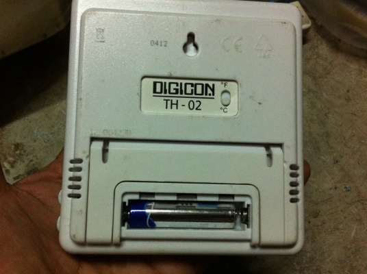 เครื่องวัดอุณหภูมิและความชื่น DIGICON ตัวใหญ๋บอกอุณหภูมิเป็นองศา Cและ F ความชื่นบอกเป็น \% แบบยึดติดผนังหรือตั้งบนโต็ะ