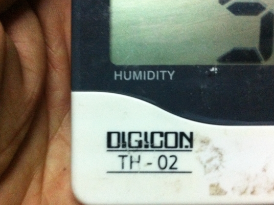 เครื่องวัดอุณหภูมิและความชื่น DIGICON ตัวใหญ๋บอกอุณหภูมิเป็นองศา Cและ F ความชื่นบอกเป็น \% แบบยึดติดผนังหรือตั้งบนโต็ะ