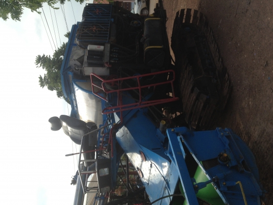 ขายรถเกี่ยวข้าวเกษตรพัฒนา รุ่นปลดหนี้ อุ้ม 2.5 ตัน ขายรถเกี่ยวข้าวเกษตรพัฒนา รุ่นปลดหนี้ อุ้ม 2.5 ตัน