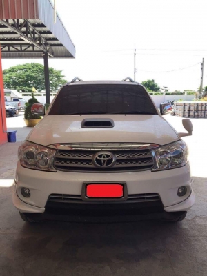 ขาย TOYOTA FORTUNER 3.0 D4D TRD SPORTIVO 4WD AT