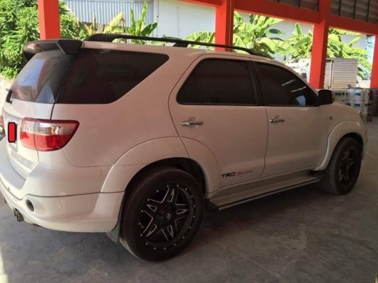 ขาย TOYOTA FORTUNER 3.0 D4D TRD SPORTIVO 4WD AT