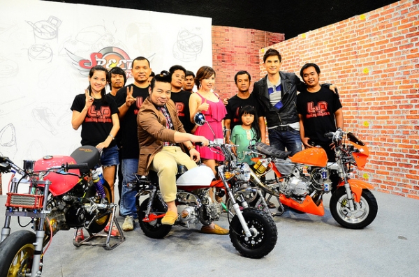 มอบของขวัญลดราคา  มังกี้ ลดราคา มี ให้ เลือกหลากหลายแบบ ไม่ซ้ำ ขับสนุก ขับมัน ทนทาน เรากล้า รับประกัน 100\%***มอบของขวัญลดราคาต้อนรับสงกรานต์ !!!! มังกี้ ลดราคา มี ให้ เลือกหลากหลายแบบ ไม่ซ้ำ ขับสนุก ขับมัน ทนทาน เรากล้า รับประกัน 100\%**