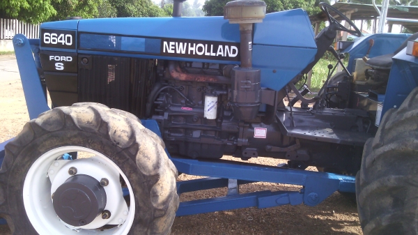 ขายรถไถFODR  รุ่น6640   4x4  คานหน้าคาลาโล่   สวยพร้อมใช้งาน