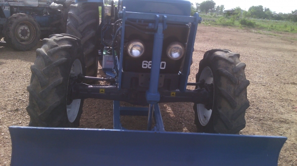 ขายรถไถFODR  รุ่น6640   4x4  คานหน้าคาลาโล่   สวยพร้อมใช้งาน