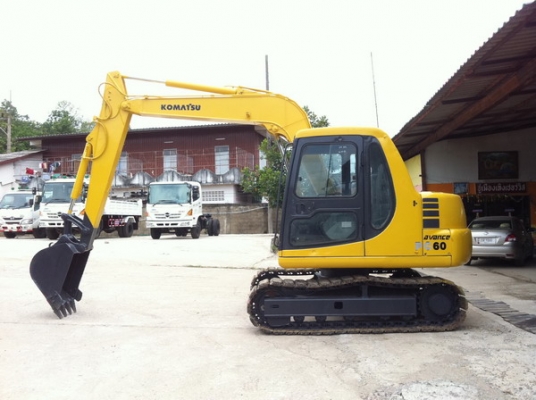 ขายรถขุด  KOMATSU PC60-7  มีหลายคัน