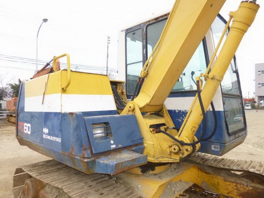 ขายรถขุด KOMATSU PC60-6 มีหลายคัน ขายรถขุด KOMATSU PC60-6 มีหลายคัน
