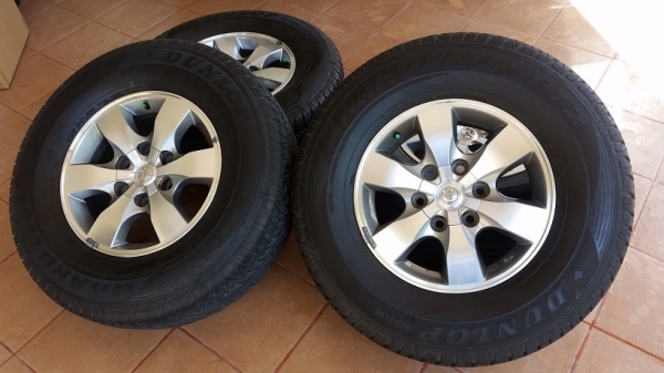 ขายล้อ toyota ุ6รู ขอบ 16 พร้อมยาง