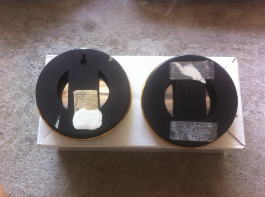 แผงบอกอุณหภูมิและความชื่นแบบหน้าปัดกลม เป็นแบบเข็มไม่ใช้ถ่าน