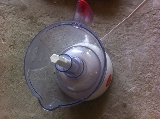 เครื่องคั้นน้ำตระกุลส้ม มะนาว หมุนแยกเนื้อแยกน้ำมีโถใส่น้ำที่ได้ขนาด 1 ลิตร เครื่องคั้นน้ำตระกุลส้ม มะนาว หมุนแยกเนื้อแยกน้ำมีโถใส่น้ำที่ได้ขนาด 1 ลิตร