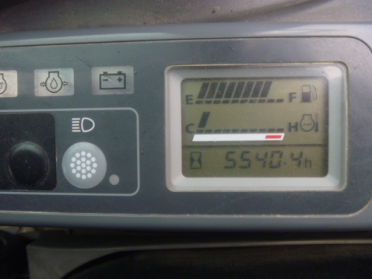 ZX 40 รถเก่าญี่ปุ่นสภาพสวยมากทำงานไว เครื่องอีซูซุ4สูบให้กำลังสูง ชั่วโมงทำงานน้อย มีสองคันนะ