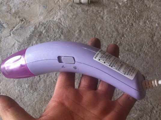 เครื่อง UV ยี่ห้อ SCARLETแบบมือถือใช้กับส่วนต่างๆของร่างกายได้จากญี่ปุ่นใช้ไฟ 100 V. สภาพใหม่