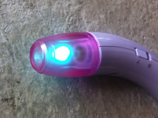 เครื่อง UV ยี่ห้อ SCARLETแบบมือถือใช้กับส่วนต่างๆของร่างกายได้จากญี่ปุ่นใช้ไฟ 100 V. สภาพใหม่