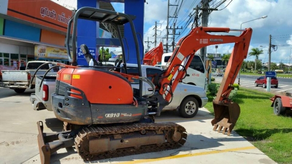 ขายด่วนรถขุดคูโบต้า3ตันสภาพดีพร้อมใช้งาน