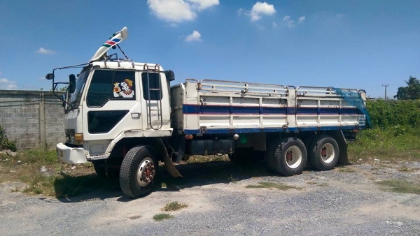 10ล้อหลง 518 เครื่อง 200 แรง 6 เกียร เพลาเดียว ไม่ดัมพ์ สวยๆเดิมๆเลยครับ 10ล้อหลง 518 เครื่อง 200 แรง 6 เกียร เพลาเดียว ไม่ดัมพ์ สวยๆเดิมๆเลยครับ