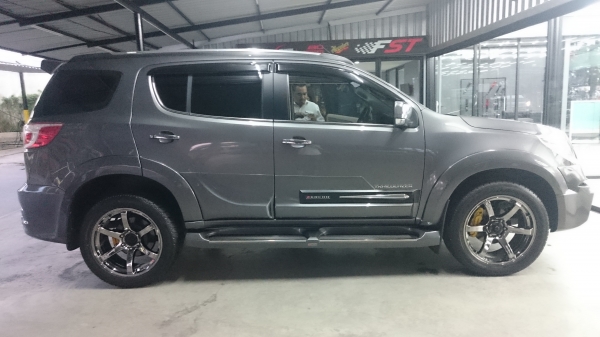 Chevrolet Trailblazer LTZ 2.8 ดีเซล สีเทา TOP