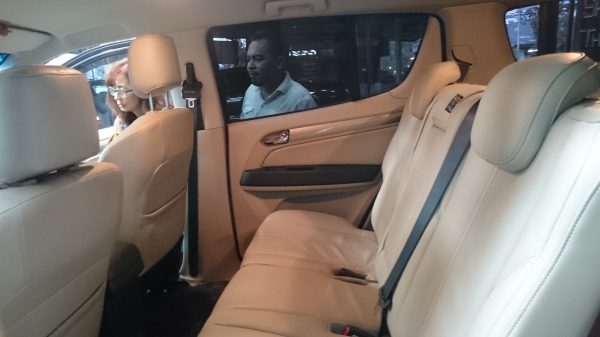 Chevrolet Trailblazer LTZ 2.8 ดีเซล สีเทา TOP