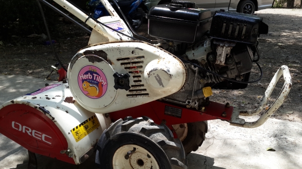 รถพรวนดิน ปรับสภาพแล้ว เปลี่ยนถ่ายของเหลวให้หมด พ่นตัวหยุดสนิมเหล็กพร้อมใช้งาน รถพรวนดิน ปรับสภาพแล้ว เปลี่ยนถ่ายของเหลวให้หมด พ่นตัวหยุดสนิมเหล็กพร้อมใช้งาน