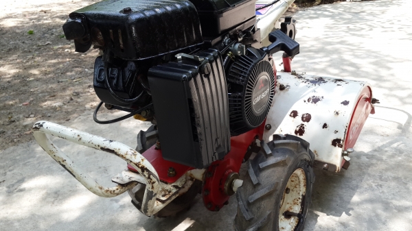รถพรวนดิน ปรับสภาพแล้ว เปลี่ยนถ่ายของเหลวให้หมด พ่นตัวหยุดสนิมเหล็กพร้อมใช้งาน รถพรวนดิน ปรับสภาพแล้ว เปลี่ยนถ่ายของเหลวให้หมด พ่นตัวหยุดสนิมเหล็กพร้อมใช้งาน