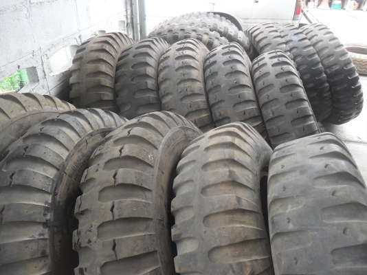 มาใหม่ ยาง 9.00-20 ลายทหาร สวยๆ ราคา เส้นละ 1200 บาท