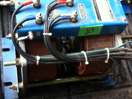 ขุดหม้อแปลงเพิ่ม-ลดแบบปรับแรงดันได้ตามต้องการ 0 - 260 V. จากญี่ปุ่น ขนาดถึง 4 KVA. การใข้งานได้หลายประเภท