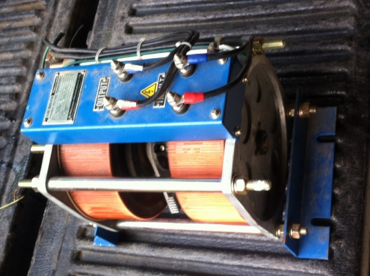 ขุดหม้อแปลงเพิ่ม-ลดแบบปรับแรงดันได้ตามต้องการ 0 - 260 V. จากญี่ปุ่น ขนาดถึง 4 KVA. การใข้งานได้หลายประเภท